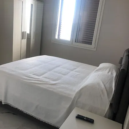 Aquamarinehouse בית הארחה קרוטונה